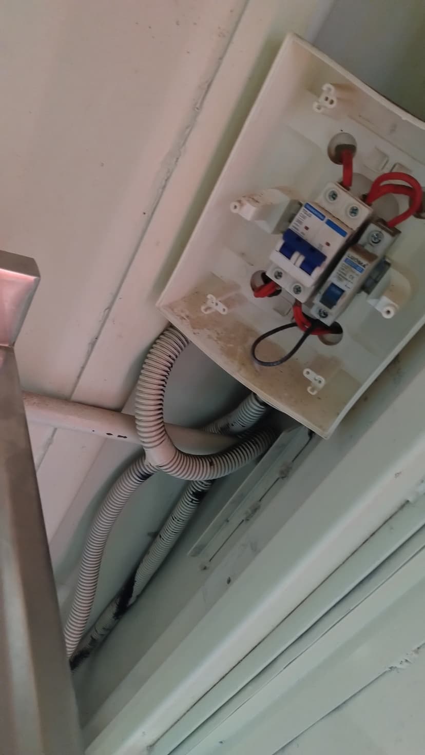 Trabalho de eletricista por Marcos Suel