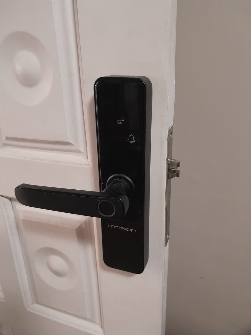 Trabalho de segurança eletrônica por Mauro