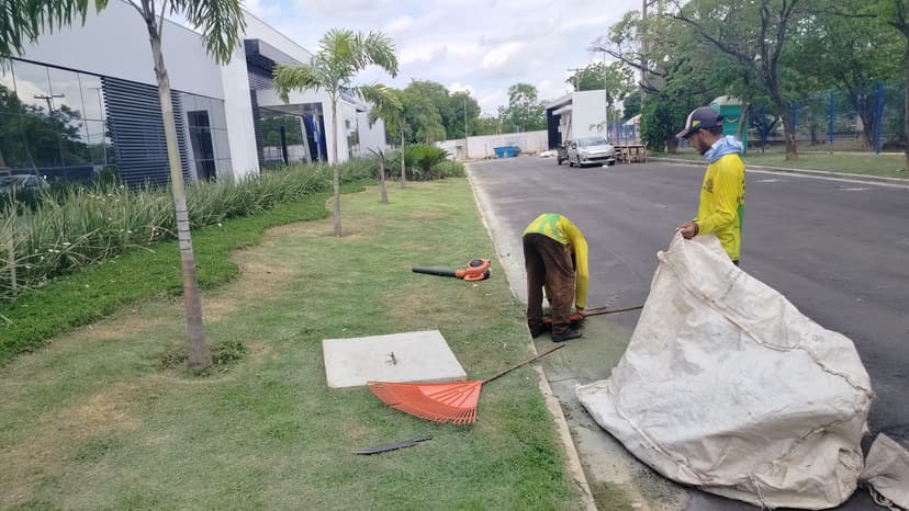 Trabalho de jardineiro por Lucas jardinagem