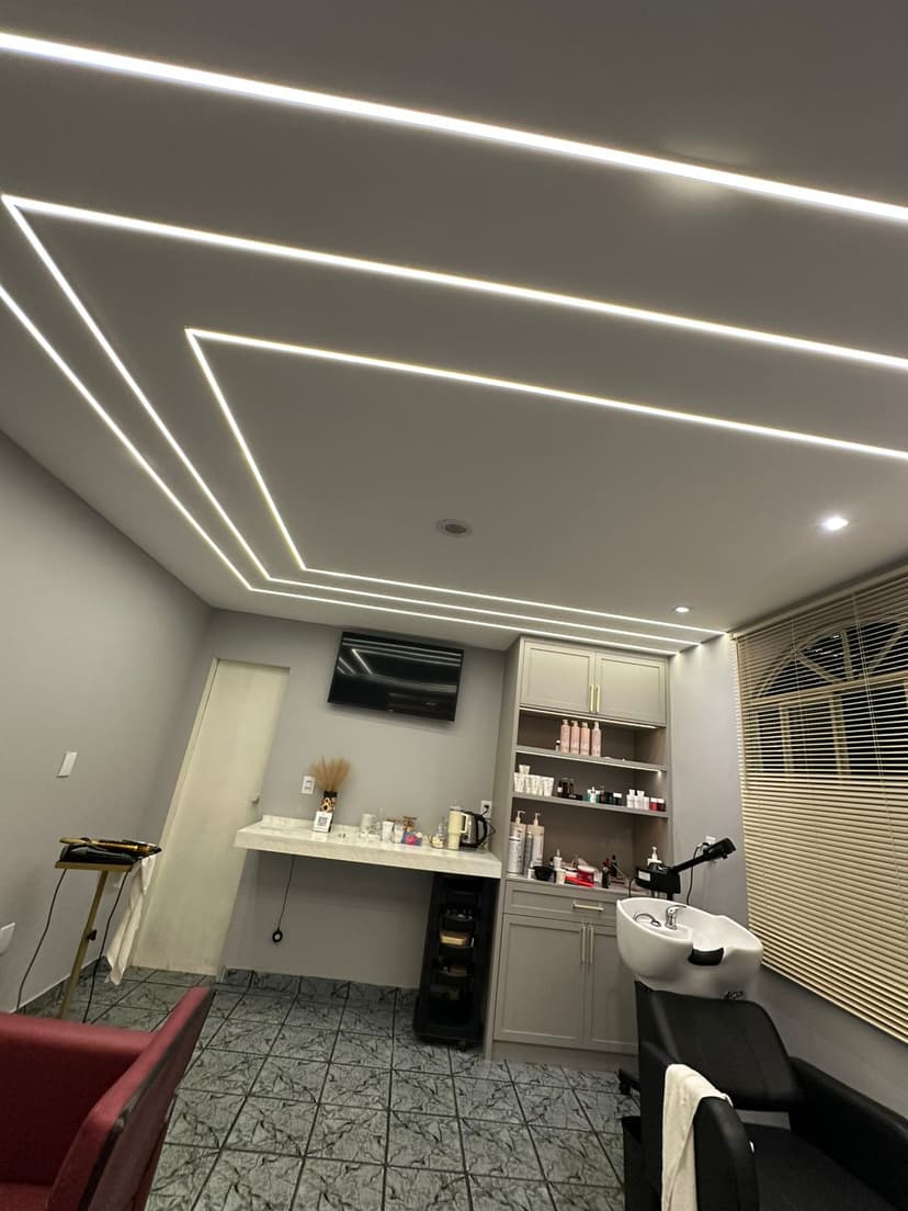 Trabalho de eletricista por Comandos eletrica e automação