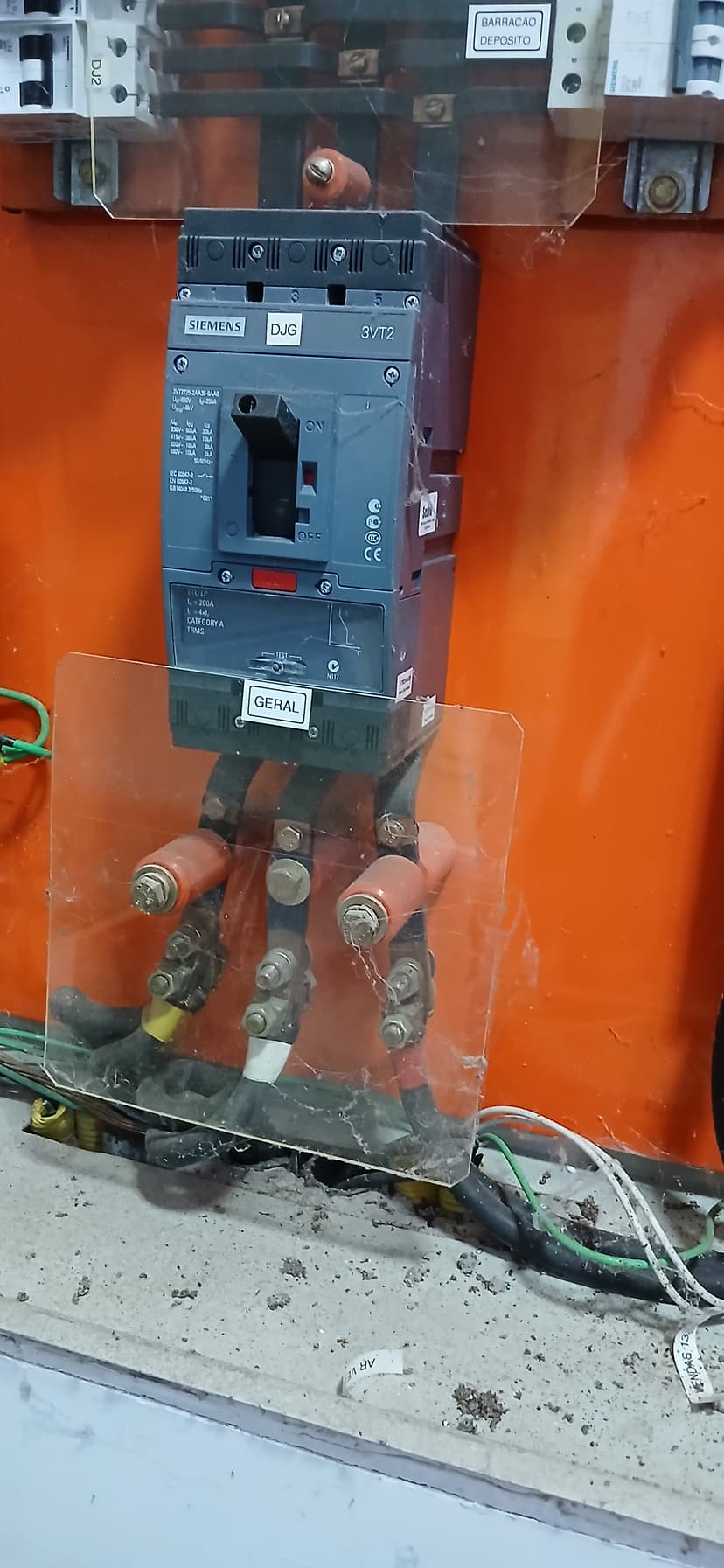 Trabalho de eletricista por Junior