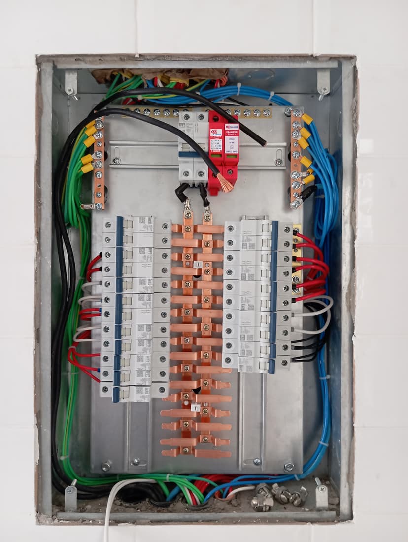 Trabalho de eletrotécnico por Helton Willian soares Fonseca