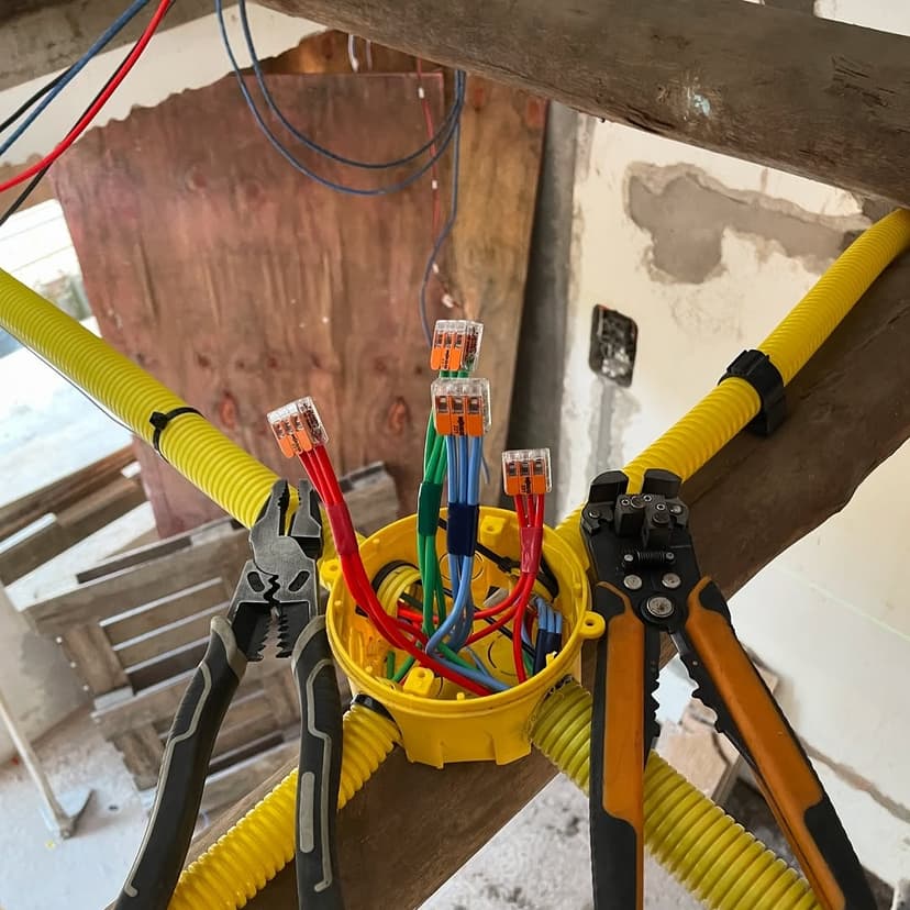 Trabalho de eletricista por Milton