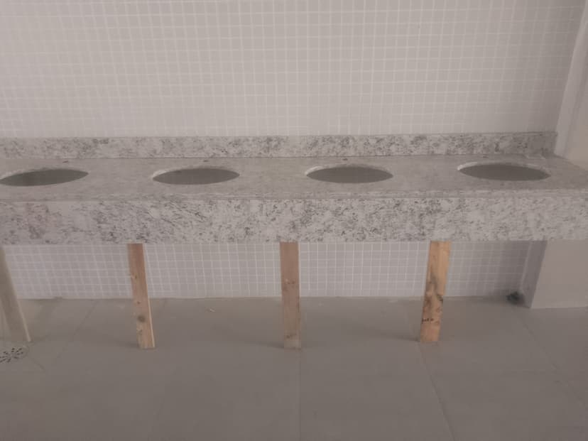 Trabalho de eletricista por Moura e Souza