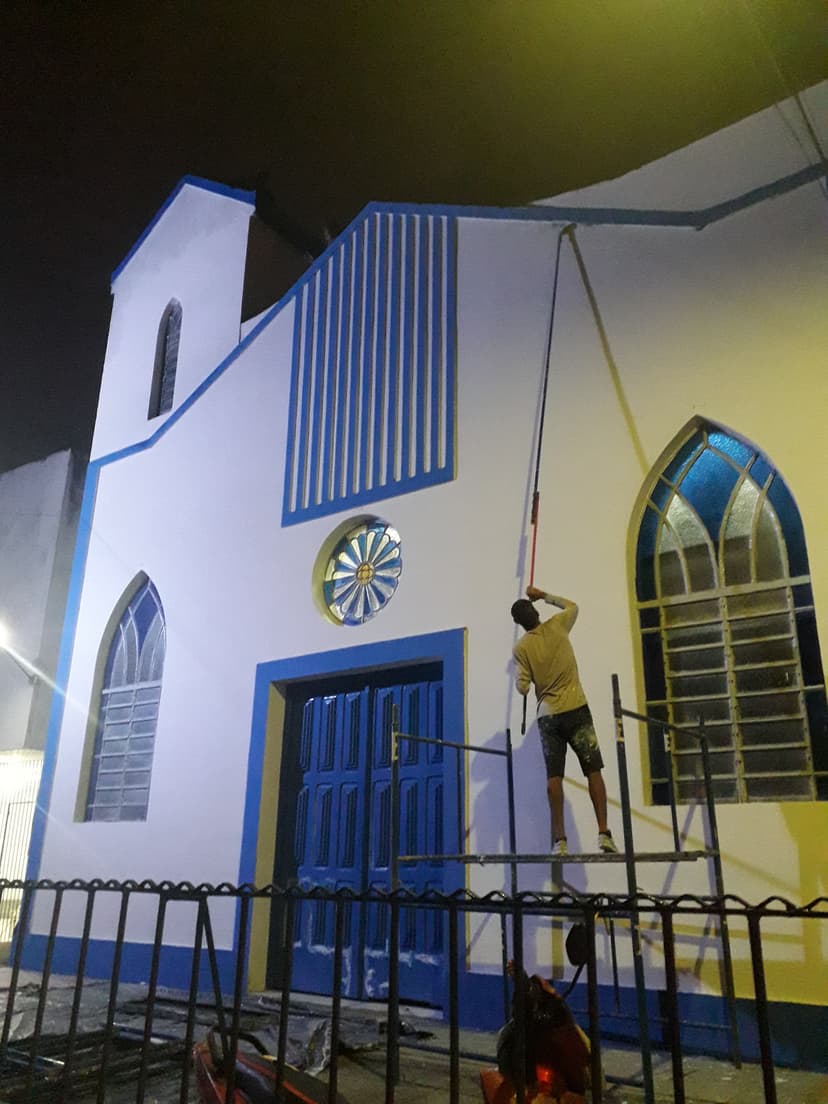 Trabalho de eletricista por Selig serviços construção