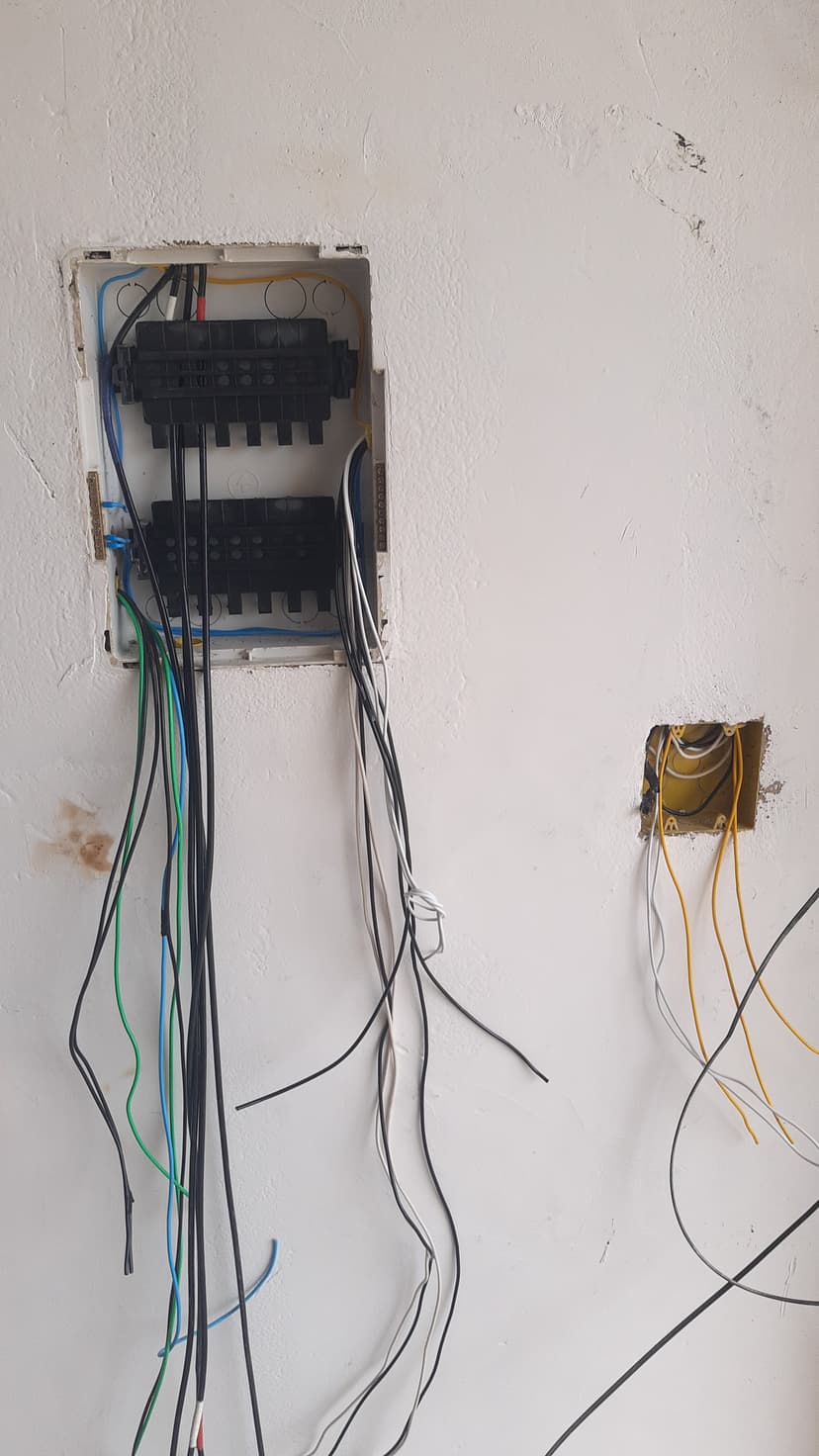 Trabalho de eletricista por Juliano