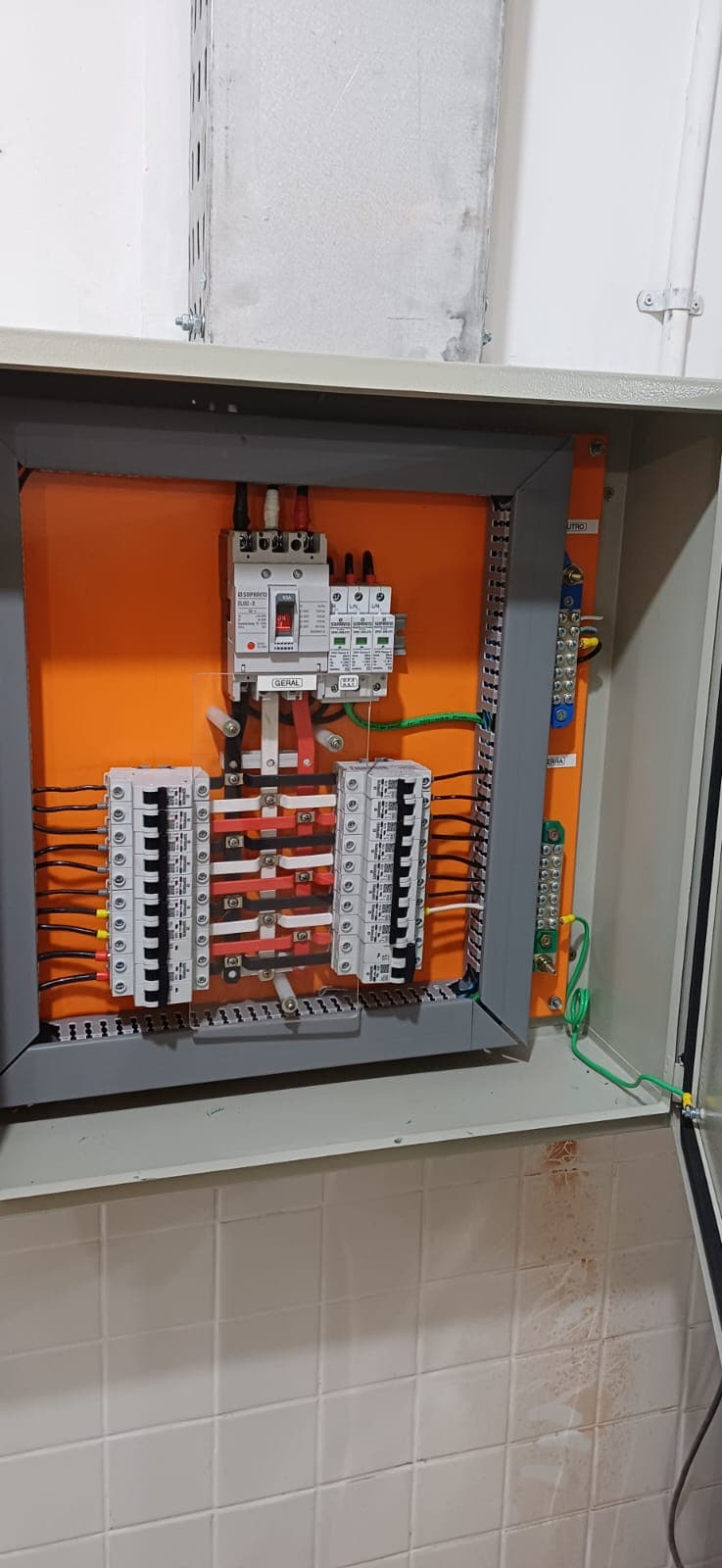 Trabalho de eletricista por Thiago Jorge