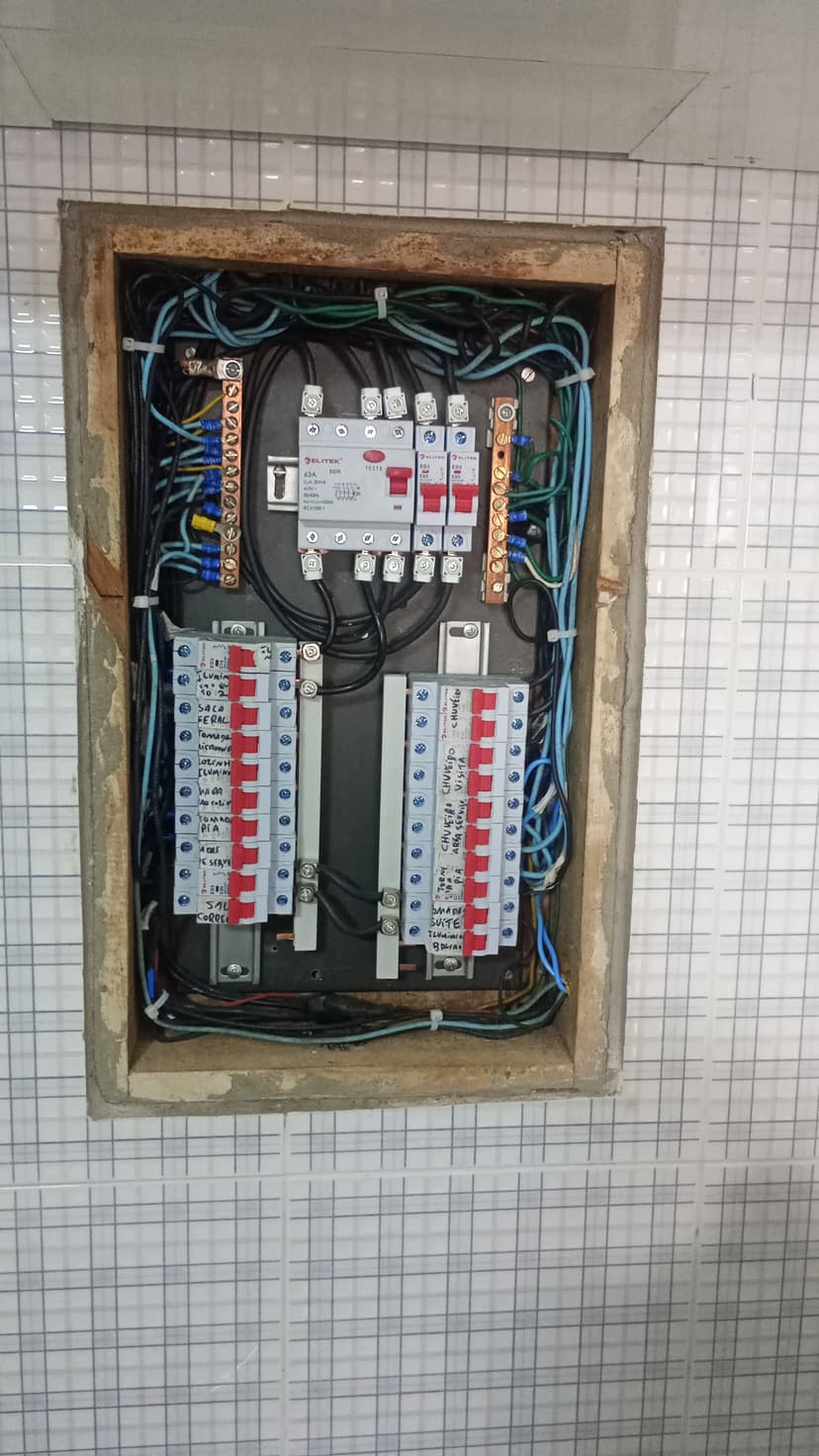 Trabalho de eletricista por Thiago