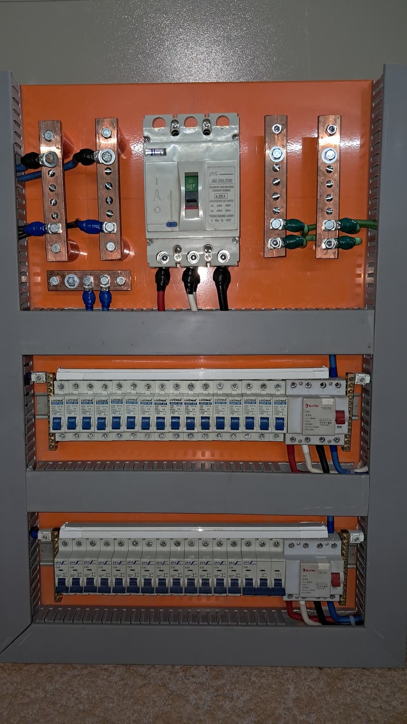 Trabalho de eletricista por Alan