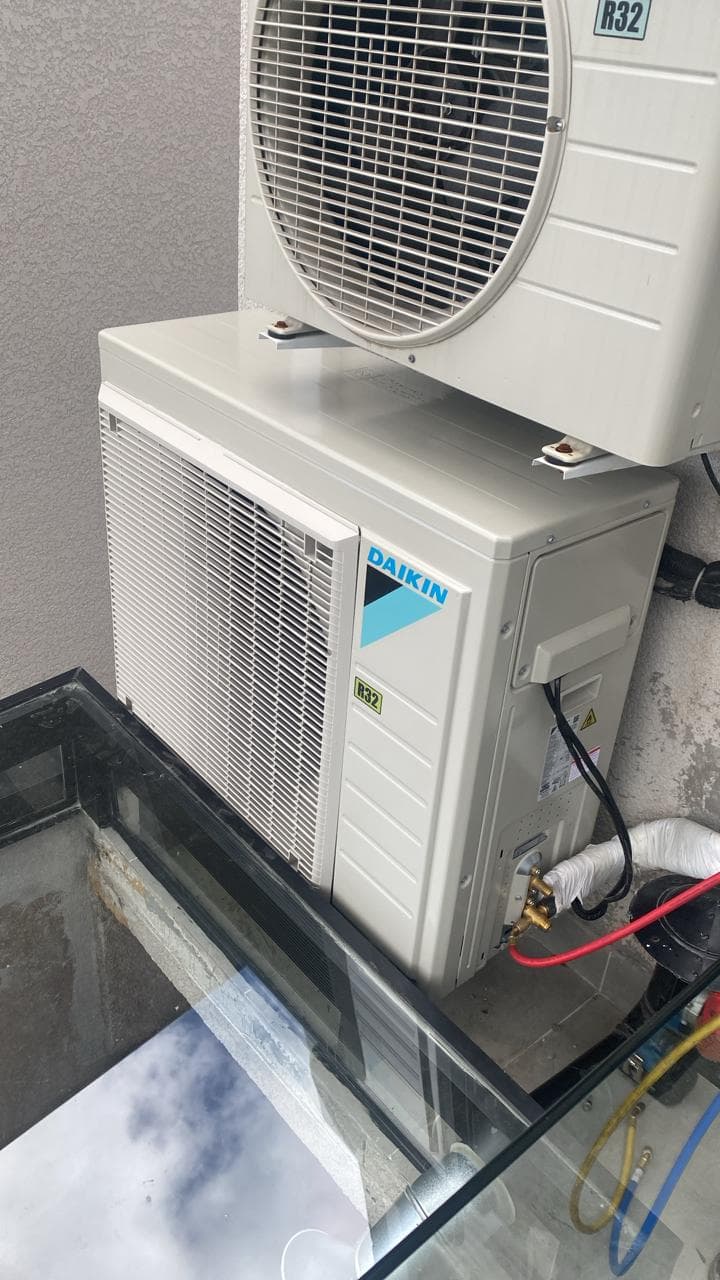 Trabalho de técnico em ar condicionado por Eldrick