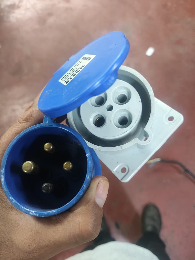 Trabalho de eletricista por Felipe Souza