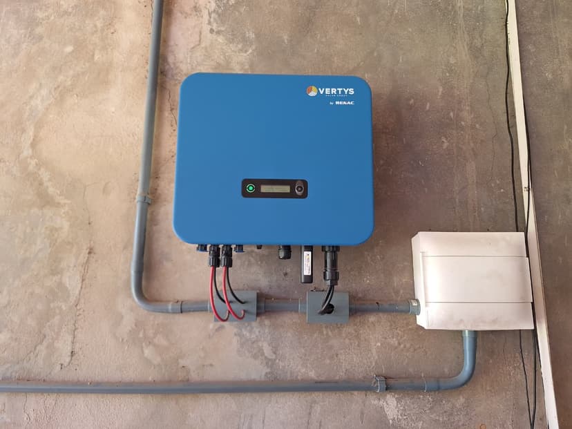 Trabalho de eletricista por VINICIUS MACHADO DO CARMO BARCELOS