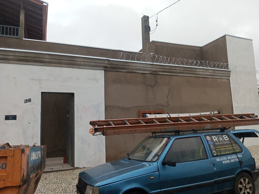 Trabalho de eletricista por RB CERCAS E ELÉTRICAS