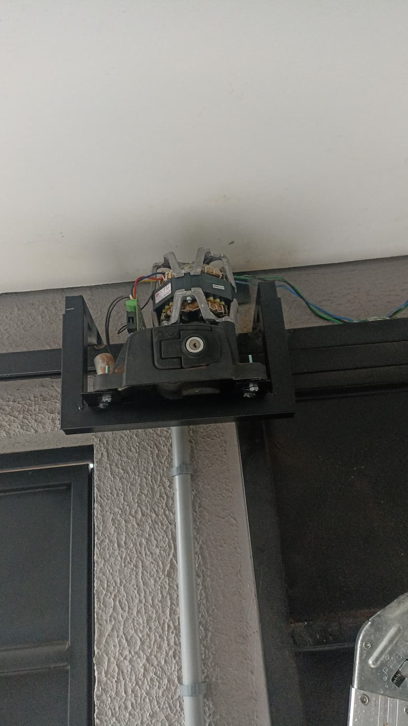 Trabalho de eletricista por ALPHA SECURITY