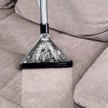 Trabalho de limpador de caixa de água por Braga