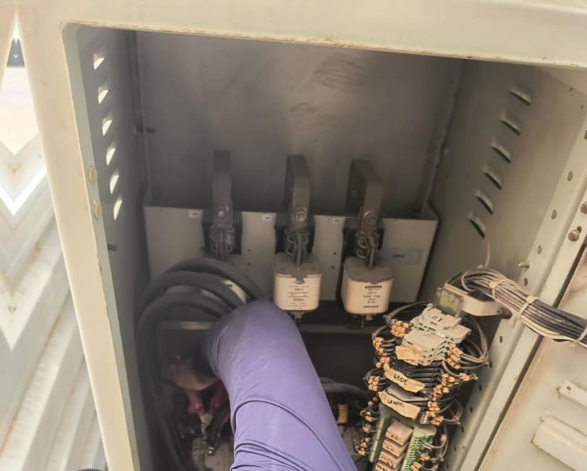 Trabalho de eletricista por Caio Cesar