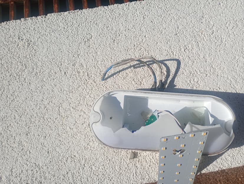 Trabalho de eletricista por ALPHA & DELTA