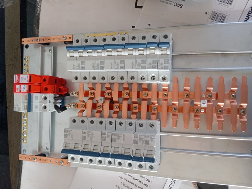 Trabalho de eletrotécnico por Helton Willian soares Fonseca