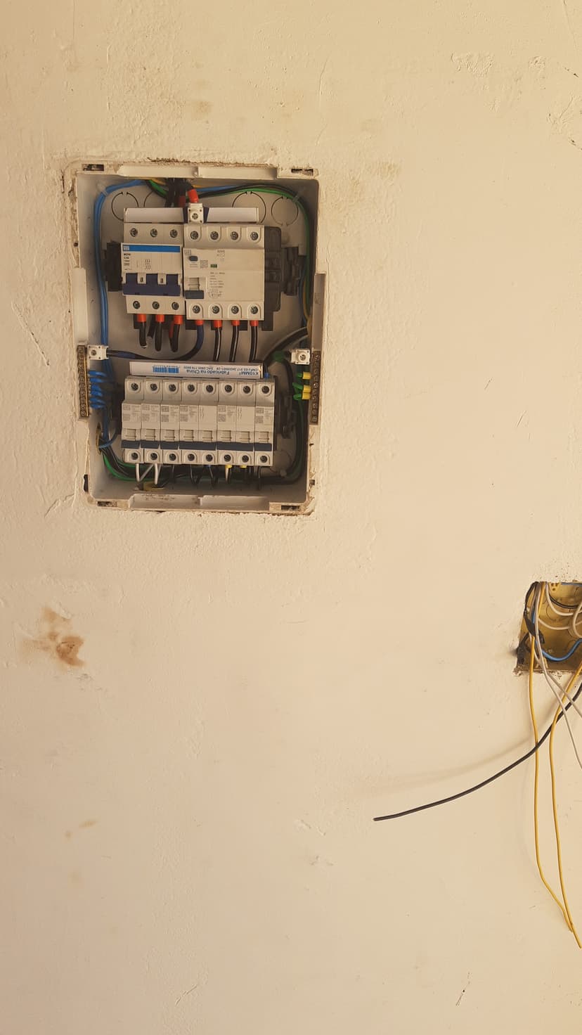 Trabalho de eletricista por Juliano
