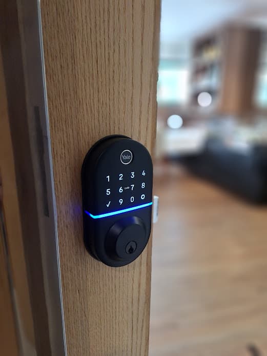 Trabalho de chaveiro por Kleber