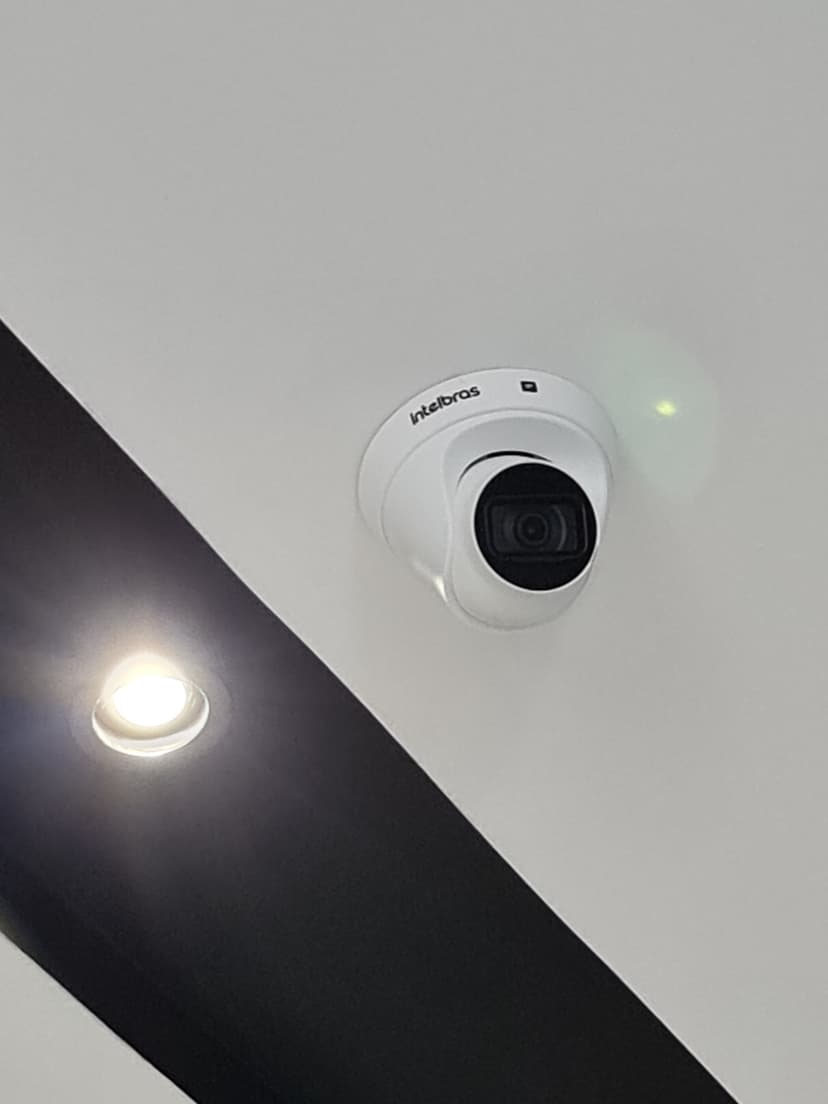 Trabalho de segurança eletrônica por CBS Link Sistema de Monitoramento Energia Solar