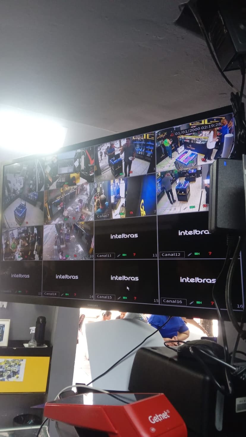 Trabalho de eletricista por C&J Soluções