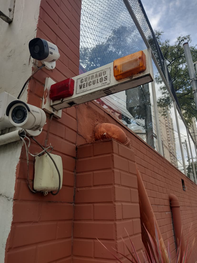 Trabalho de segurança eletrônica por Servicecam Prestação de Serviços