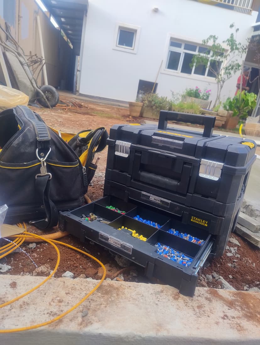 Trabalho de eletricista por Elismar Monteiro