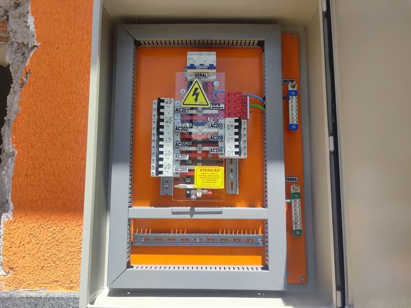 Trabalho de eletricista por Thiago Jorge