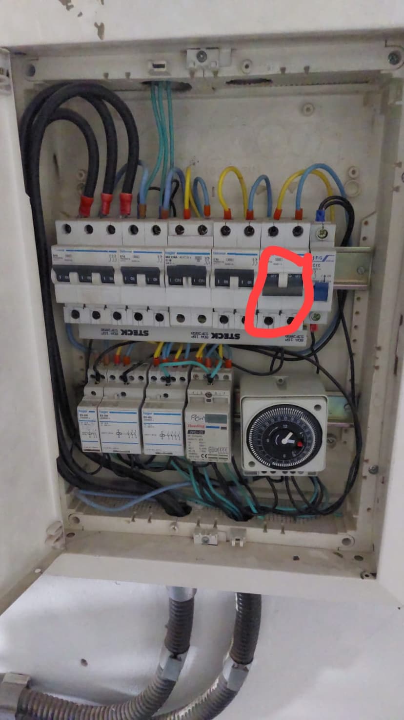 Trabalho de eletricista por Felipe Souza