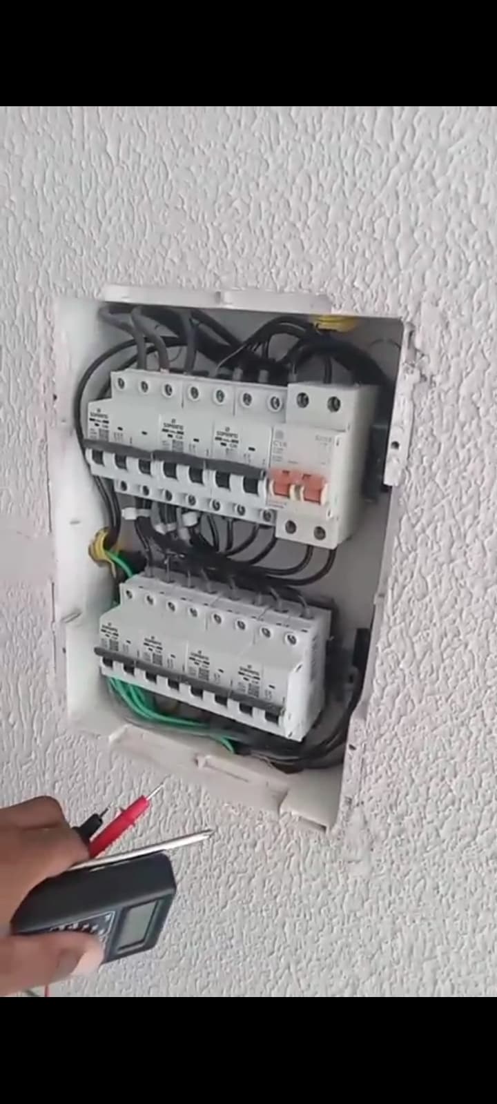 Trabalho de eletricista por C&J Soluções