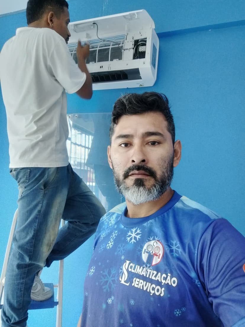 Trabalho de técnico em refrigeração por Luiz Soares