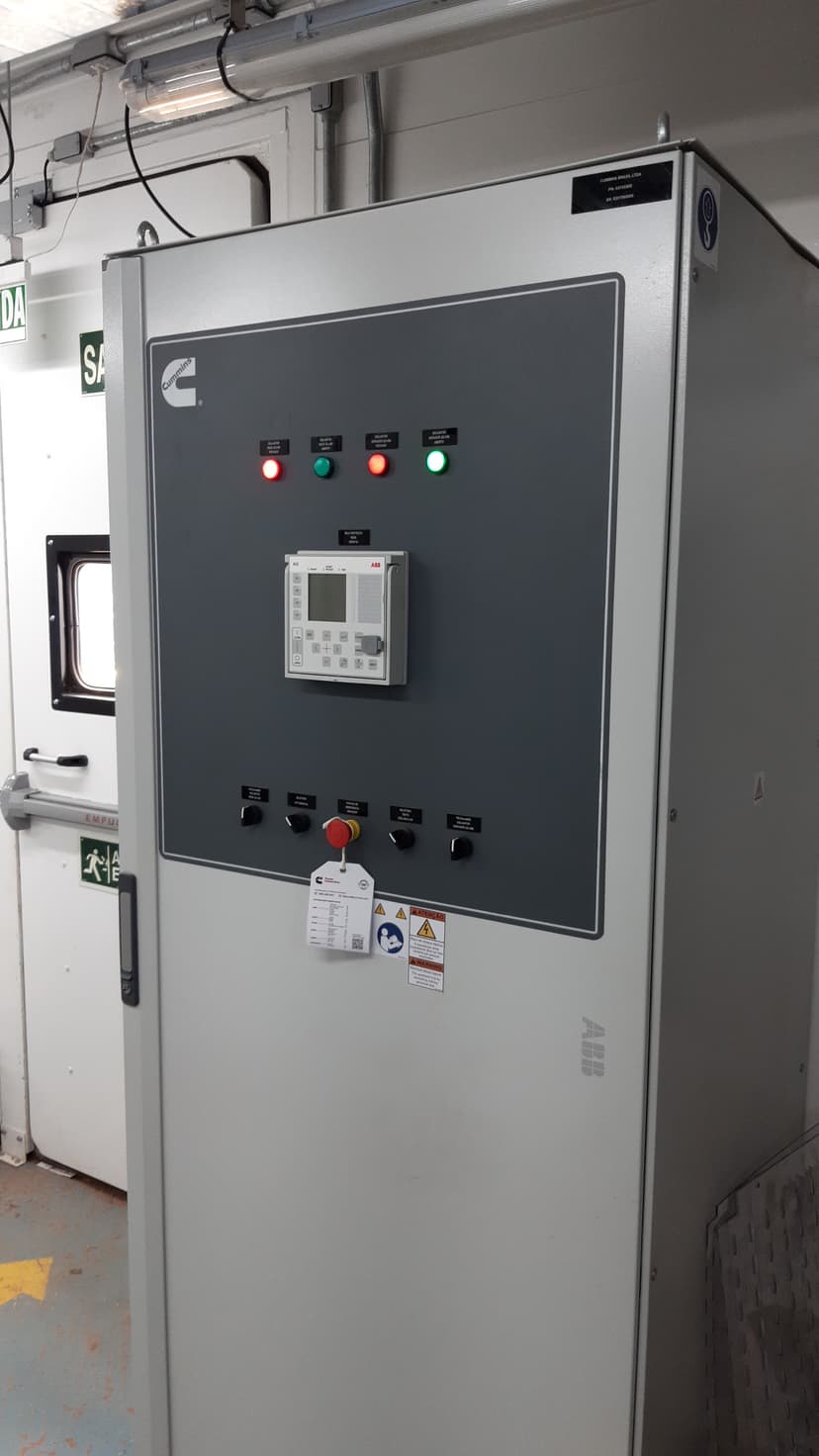 Trabalho de engenheiro eletricista por Carvalho