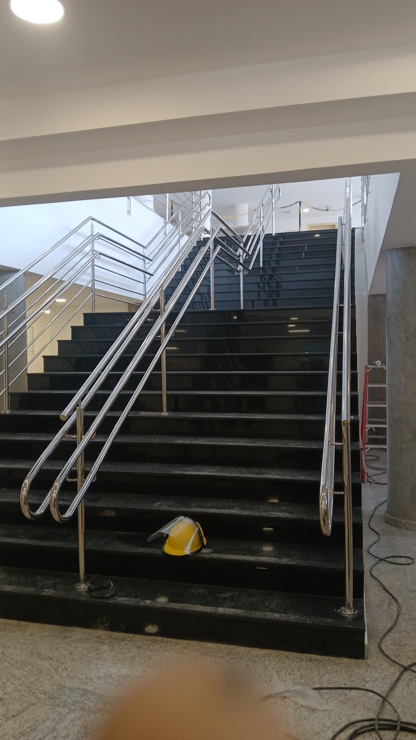 Trabalho de serralheiro por Laerte