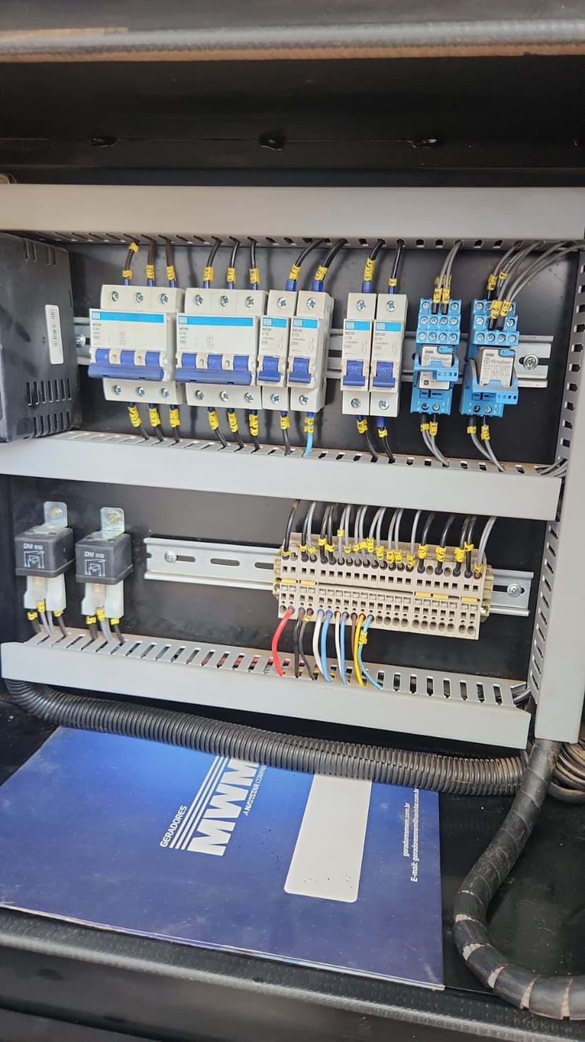 Trabalho de engenheiro eletricista por Carvalho