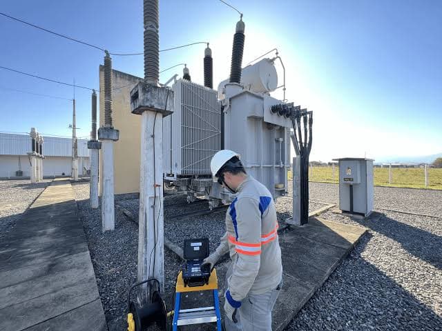 Trabalho de engenheiro eletricista por THEODORO SILVA