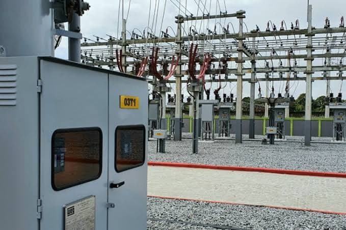 Trabalho de engenheiro eletricista por THEODORO SILVA