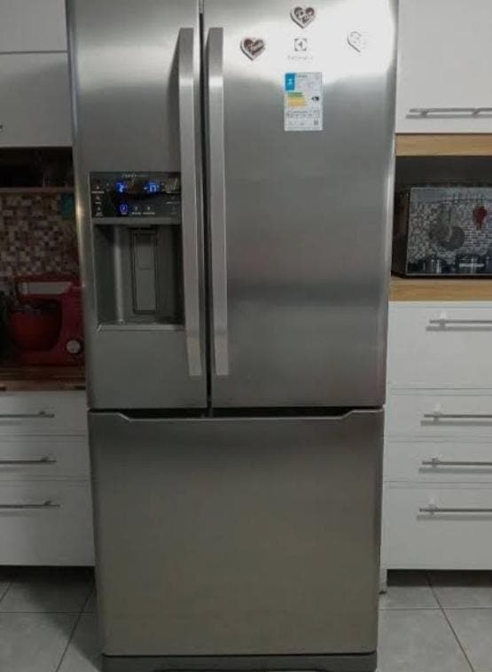 Trabalho de técnico em eletrodomésticos por Cristiano refrigeração