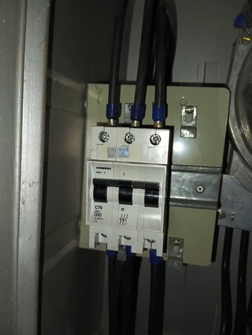 Trabalho de eletricista por Ramon