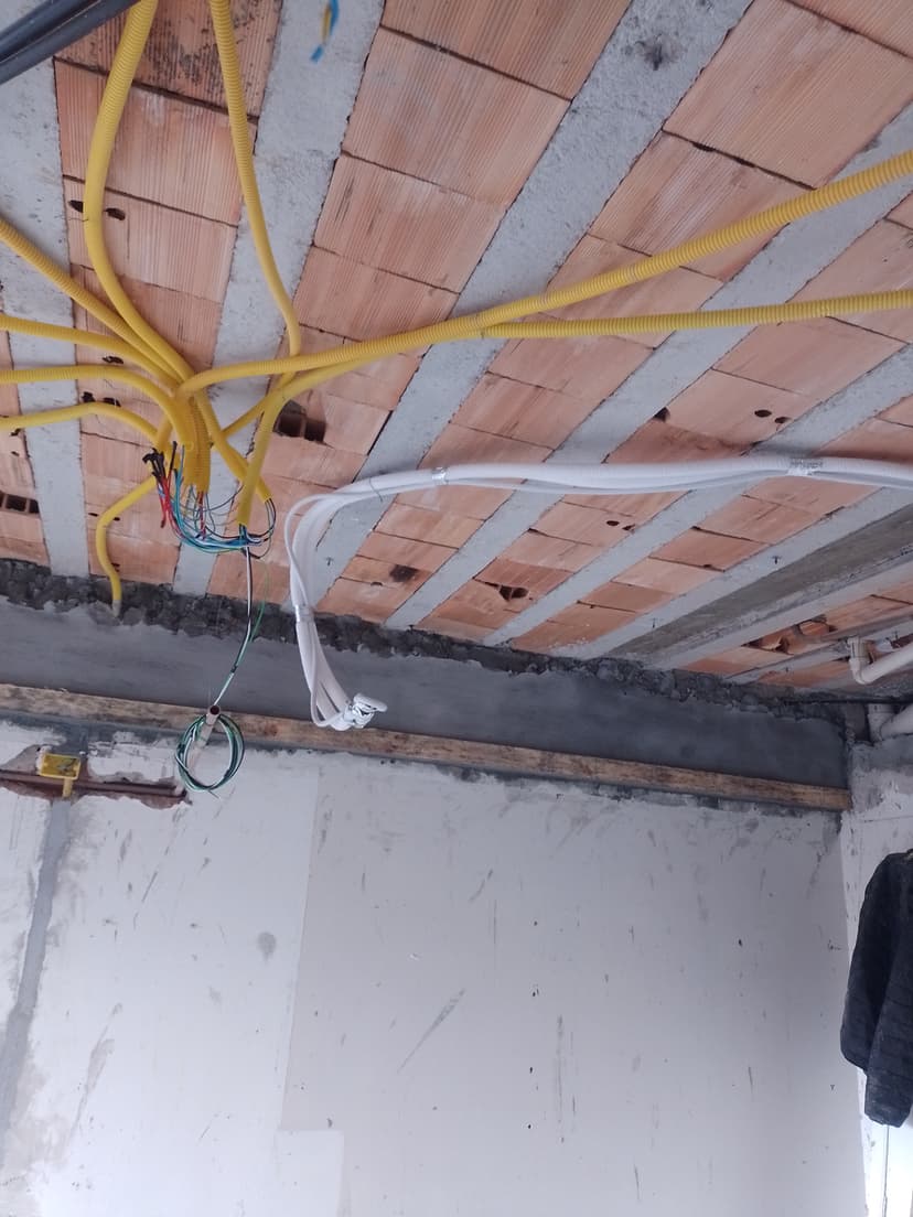 Trabalho de técnico em refrigeração por Gouvêa