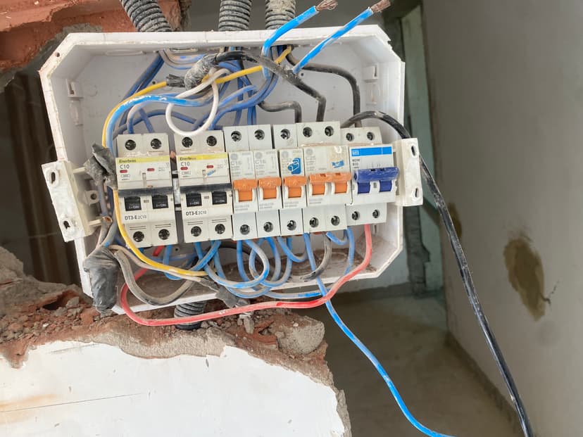 Trabalho de eletricista por Marcello