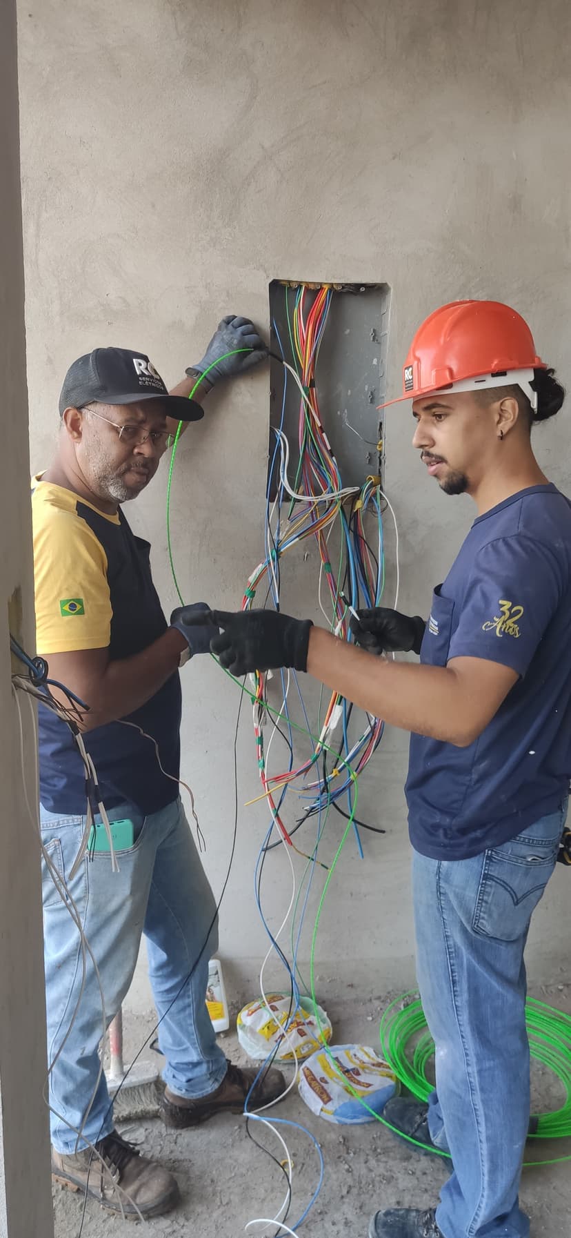 Trabalho de eletricista por RC Serviços Elétricos