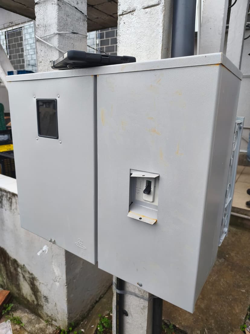 Trabalho de eletrotécnico por Arilton Machado