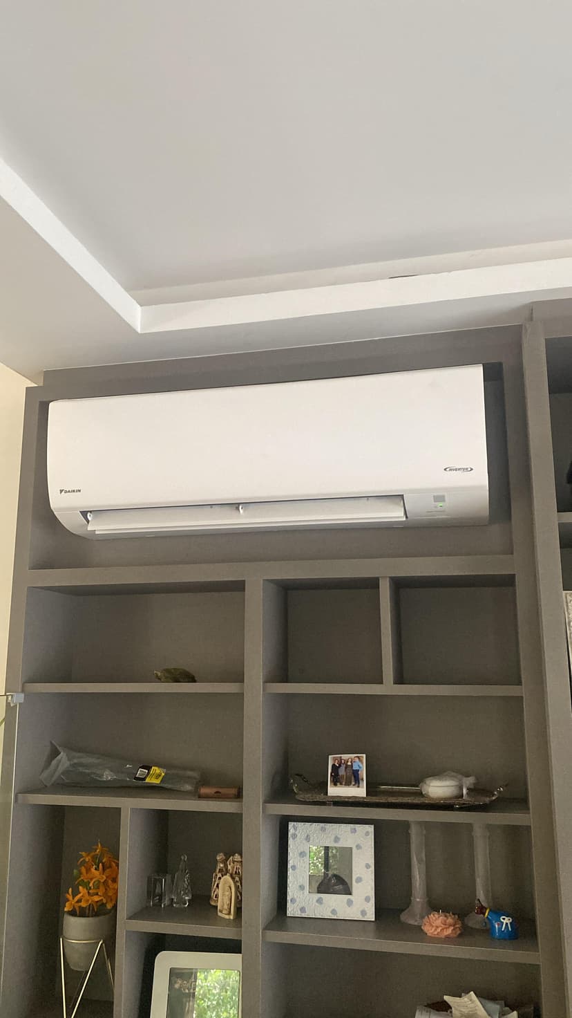 Trabalho de técnico em ar condicionado por Eldrick