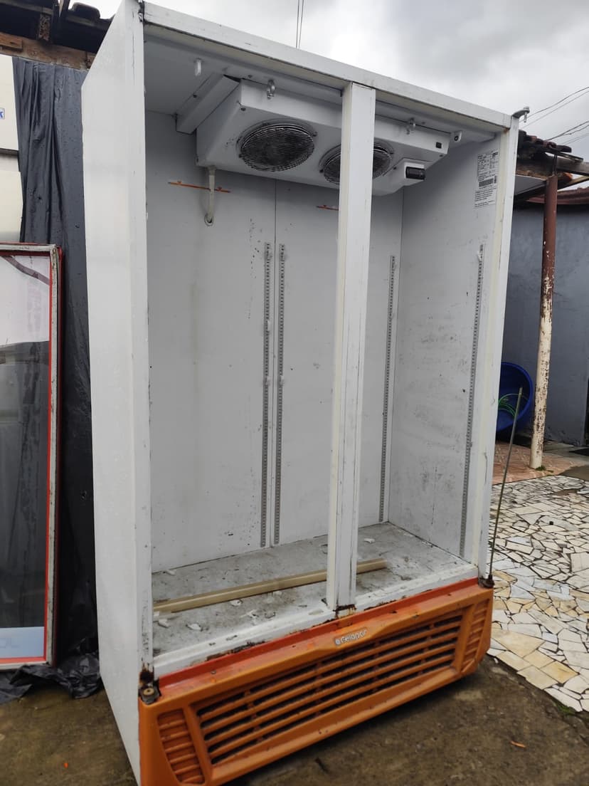 Trabalho de técnico em ar condicionado por Eldrick