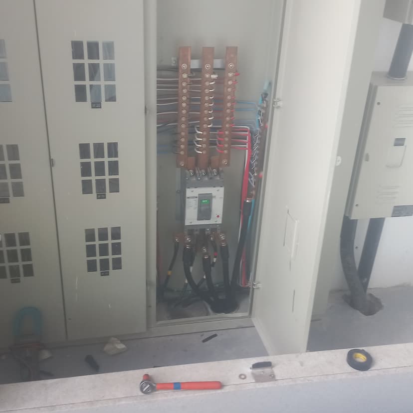 Trabalho de eletricista por Queridão.Rj