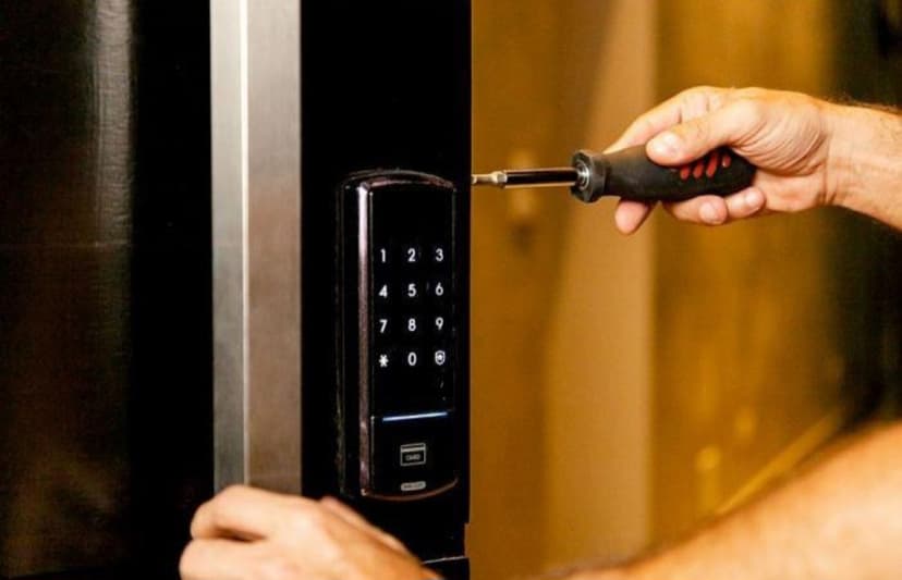 Trabalho de eletricista por SOS Reparos