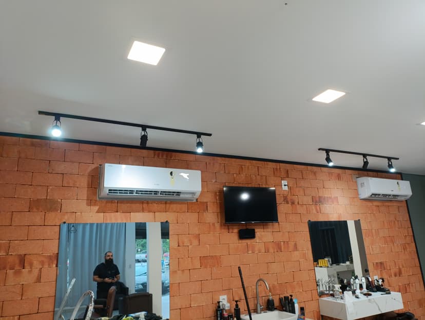 Trabalho de eletricista por Guilherme