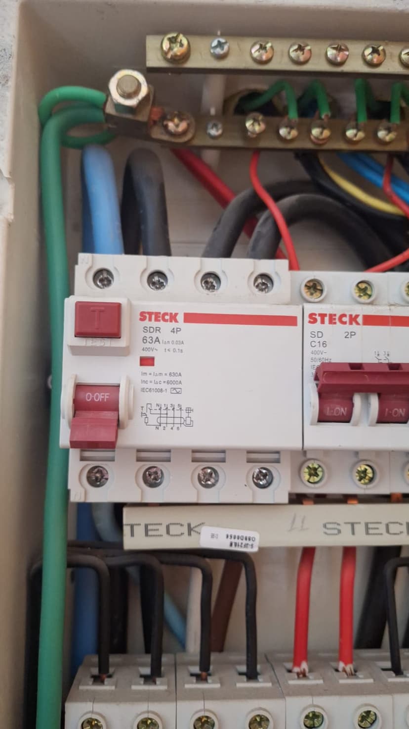 Trabalho de eletricista por Daniel