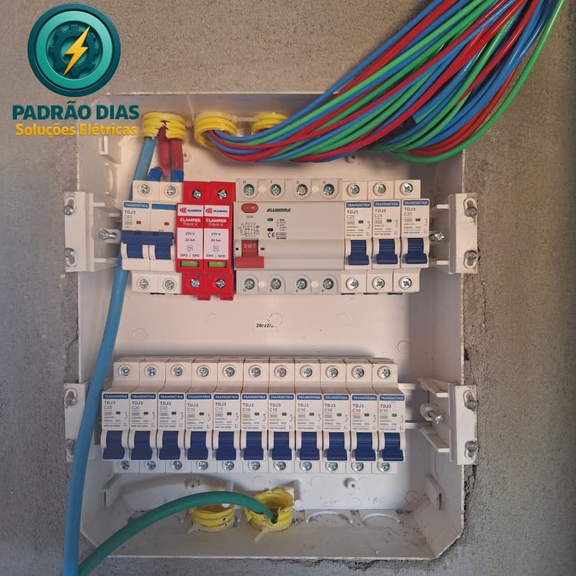Trabalho de engenheiro eletricista por Padrão Dias - Soluções Elétricas